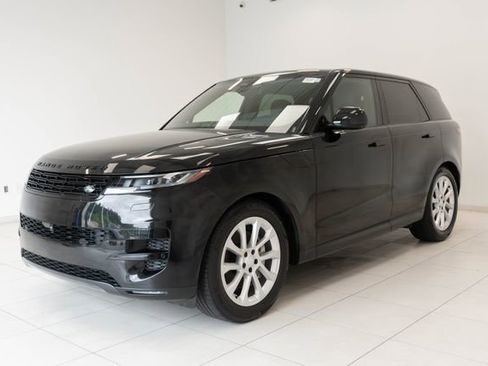 Used 2025 Land Rover Range Rover Sport SE AWD/4WD image 6