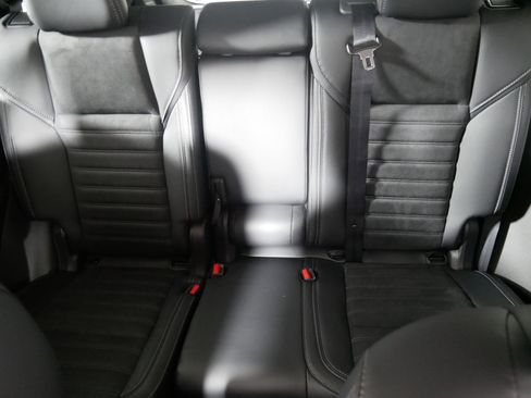 New 2025 Mitsubishi Outlander SE image 3