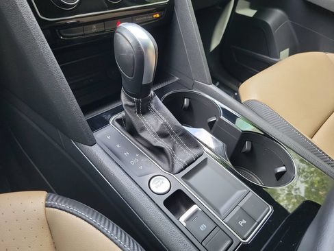 Used 2023 Volkswagen Atlas Cross Sport SE w/ Black Wheel Package FWD image 29