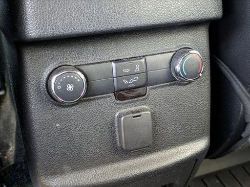 Used 2018 Ford Explorer Sport image 18