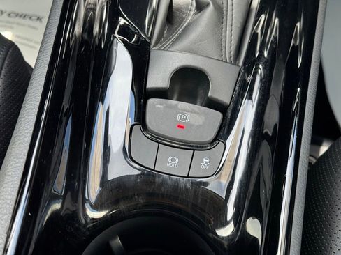 Certified 2020 Toyota C-HR Limited FWD image 35