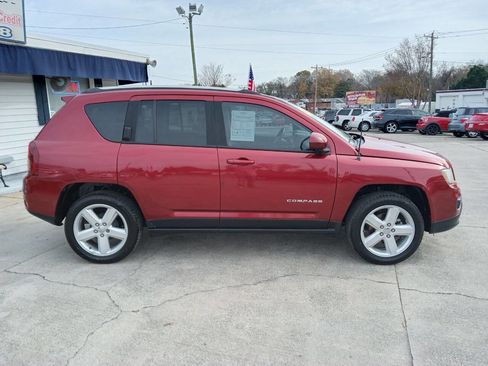 Used 2014 Jeep Compass Latitude image 4