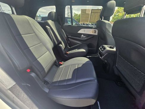 Used 2024 Mercedes-Benz GLS 450 4MATIC image 12