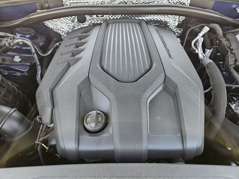 Certified 2026 Porsche Macan AWD/4WD image 30