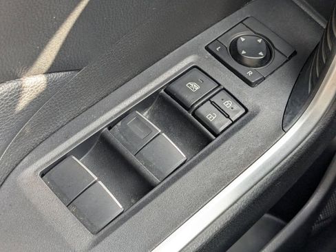 Used 2021 Toyota RAV4 XLE Premium image 28