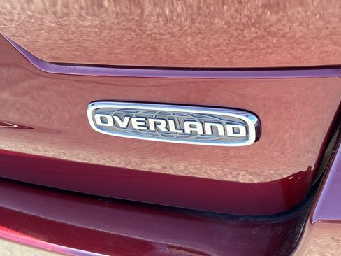 Used 2023 Jeep Grand Cherokee Overland AWD/4WD image 10