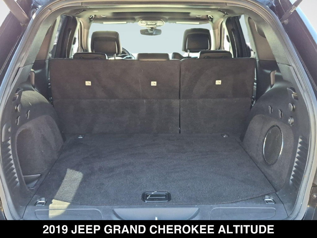 Used 2019 Jeep Grand Cherokee Altitude RWD image 25