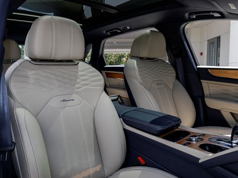 New 2025 Bentley Bentayga Extended Wheelbase image 41
