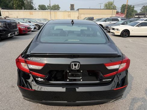 Used 2019 Honda Accord Sport image 4