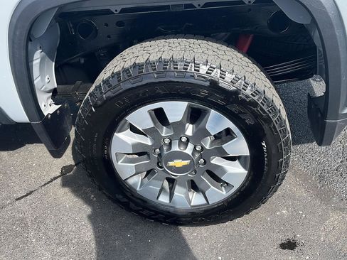 Used 2025 Chevrolet Silverado 2500 Custom w/ Custom Value Package image 33