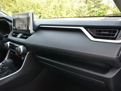 Used 2024 Toyota RAV4 XLE image 20