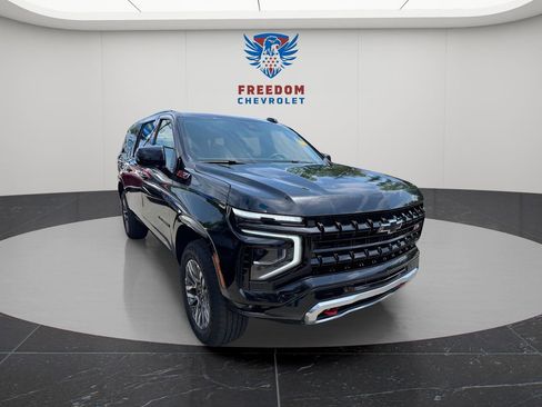 Used 2025 Chevrolet Suburban Z71 AWD/4WD image 7