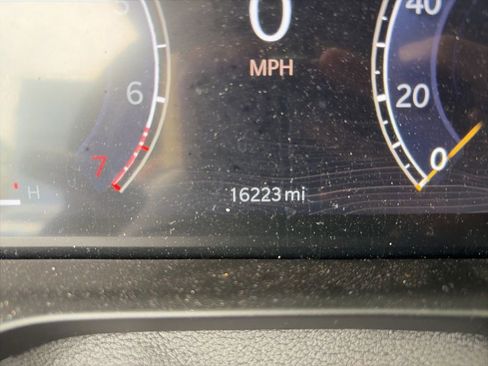 Certified 2025 Jeep Grand Cherokee Altitude image 16