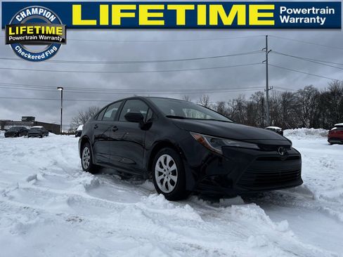 Used 2024 Toyota Corolla LE image 8