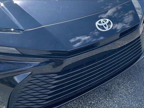 Used 2025 Toyota Camry LE image 32