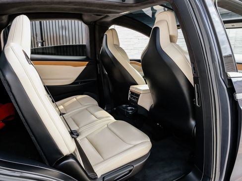 Used 2019 Tesla Model X 75D image 40