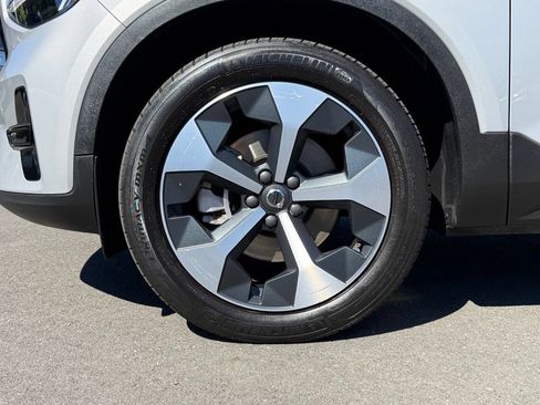 Used 2024 Volvo XC40 B5 Core AWD/4WD image 32