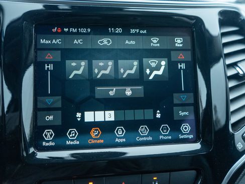 Used 2021 Jeep Cherokee Limited image 18