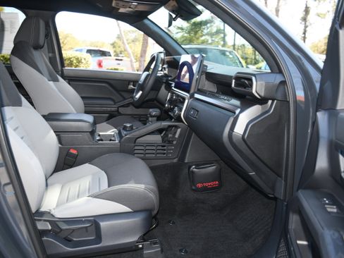 Certified 2024 Toyota Tacoma TRD Off-Road image 19