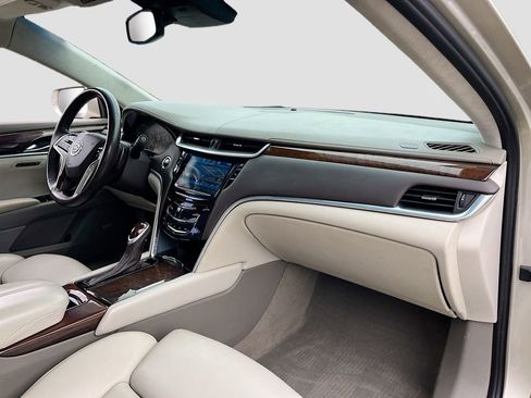Used 2013 Cadillac XTS Platinum FWD image 31