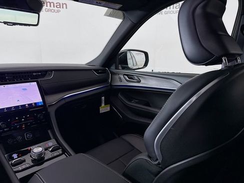 New 2025 Jeep Grand Cherokee L Overland w/ Luxury Tech Group IV image 23