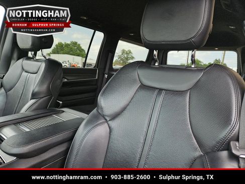 Used 2024 Jeep Wagoneer Series II AWD/4WD image 23