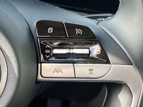 Certified 2023 Hyundai Elantra SEL w/ Convenience Package image 18