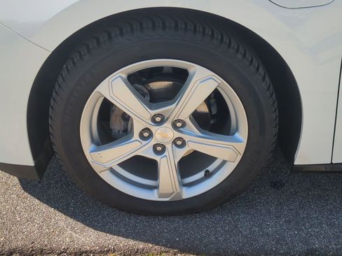 Used 2019 Chevrolet Volt LT w/ Comfort Package image 10