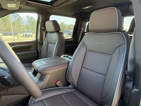 New 2026 GMC Sierra 2500 Denali w/ Denali Reserve Package image 11