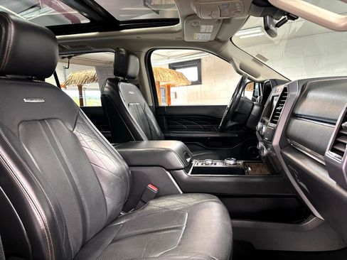 Used 2019 Ford Expedition Platinum image 13