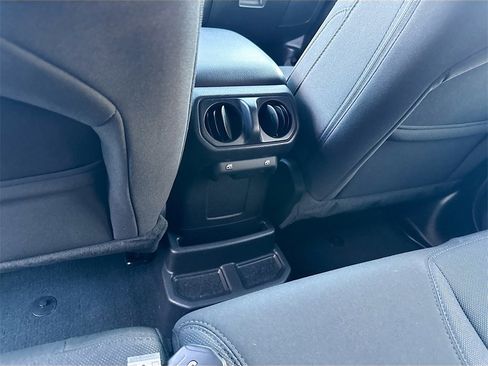 Used 2023 Jeep Wrangler Unlimited image 26