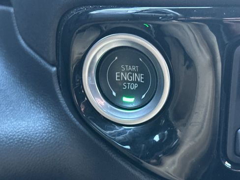 Used 2025 GMC Sierra 1500 Elevation image 34