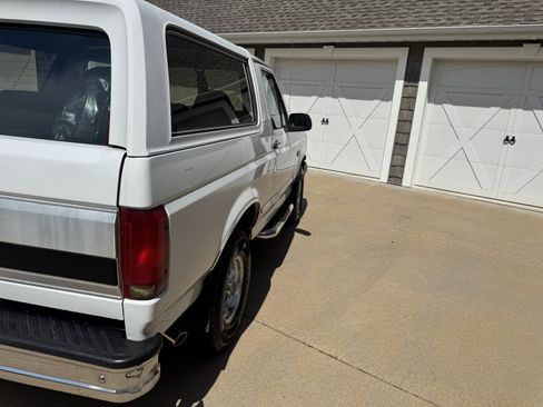 Used 1993 Ford Bronco XLT AWD/4WD image 40