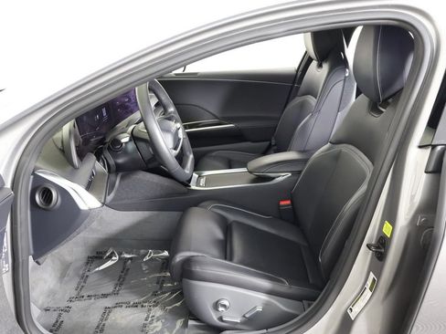 Used 2025 Lucid Air Touring AWD/4WD image 33