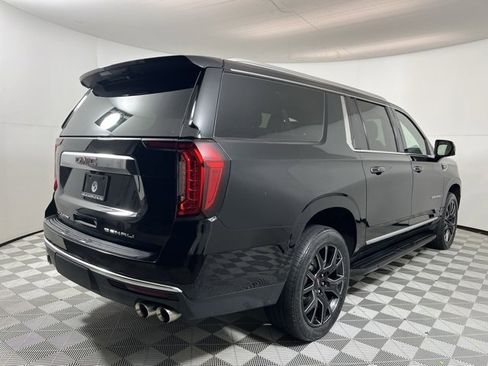 Used 2023 GMC Yukon XL Denali image 7