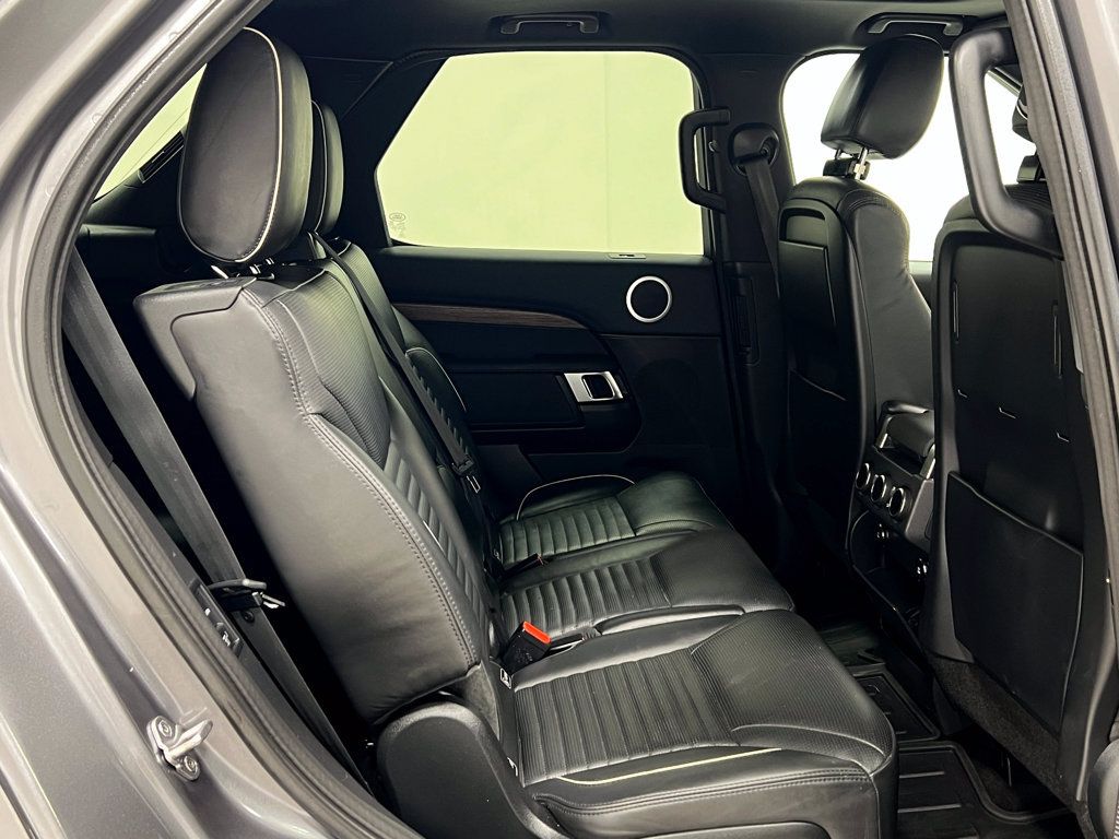 Used 2018 Land Rover Discovery HSE AWD/4WD image 37