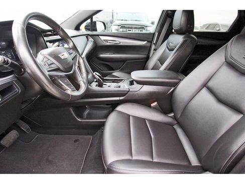 Used 2022 Cadillac XT5 Luxury image 6