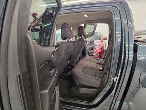 Used 2017 Chevrolet Colorado LT w/ LT Convenience Package AWD/4WD image 9
