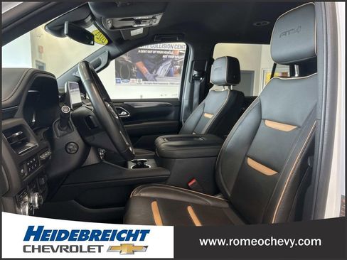 Used 2024 GMC Yukon AT4 w/ Technology Package AWD/4WD image 13
