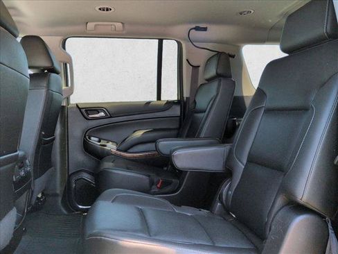 Used 2020 Chevrolet Suburban Premier AWD/4WD image 19