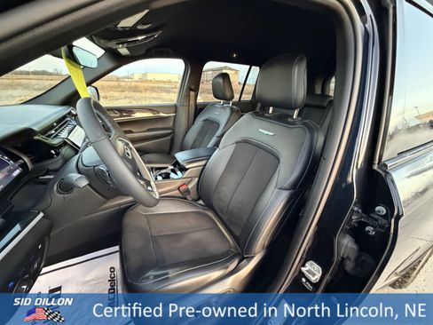 Used 2023 Jeep Grand Cherokee Trailhawk image 19