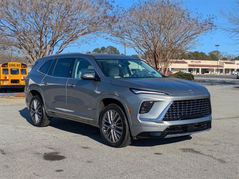 Certified 2025 Buick Enclave Avenir w/ Super Cruise Package image 2