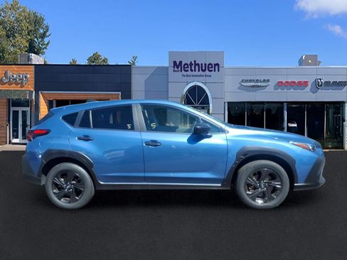 Used 2024 Subaru Crosstrek 2.0i AWD/4WD image 2