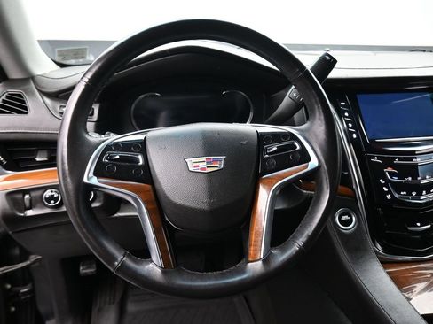Used 2017 Cadillac Escalade ESV Luxury image 15
