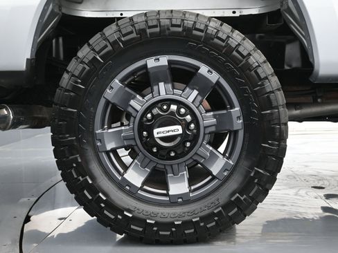 Used 2024 Ford F250 Lariat w/ Sport Appearance Package image 17