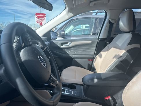 Used 2022 Ford Escape SEL image 30