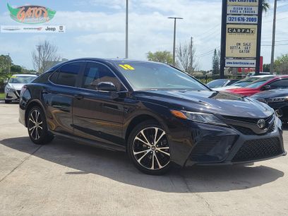 Used 2018 Toyota Camry SE w/ Convenience Package