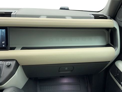 Used 2022 Land Rover Defender 110 SE image 21