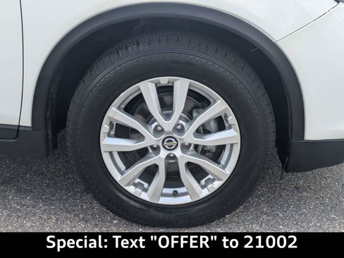 Used 2019 Nissan Rogue SV image 10