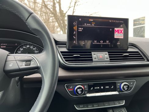 Used 2022 Audi Q5 2.0T Premium w/ Convenience Package image 31